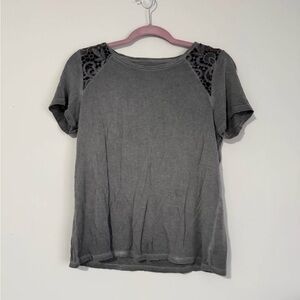 American Eagle Gray Lace Accent Short Sleeve Tee